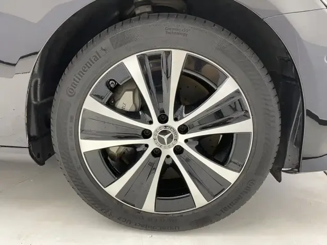 Mercedes-Benz E-Class — Фото автомобиля 11
