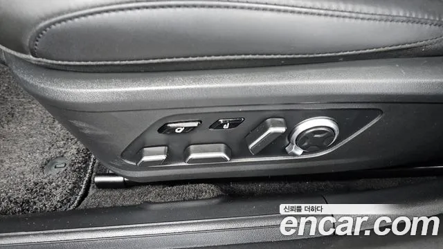 Hyundai Grandeur Grandeur (GN7) 3.5 Бензин 2WD — Фото автомобиля 26