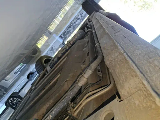 Geely Galaxy Starship 7 EM-i — Фото автомобиля 20