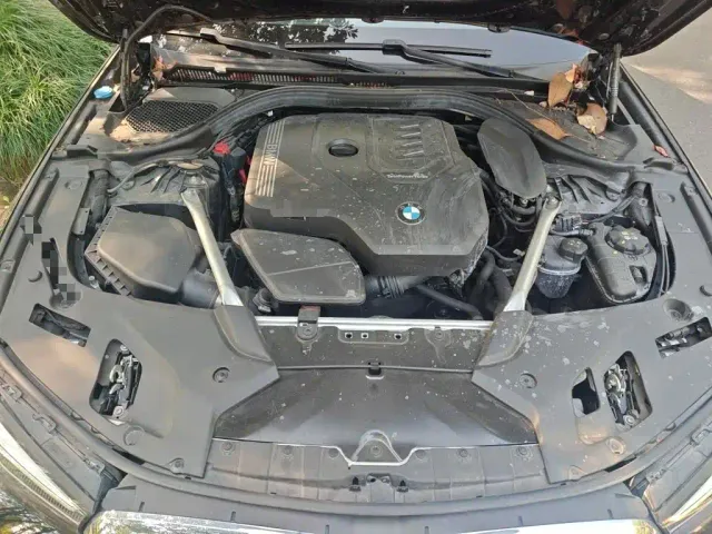 BMW 5 Series — Фото автомобиля 16
