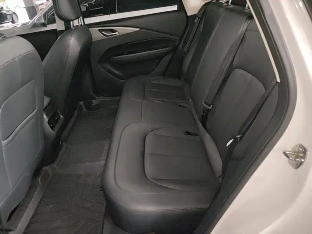 Wuling Starlight — Фото автомобиля 16