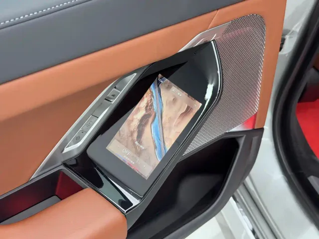 BMW i7 — Фото автомобиля 17