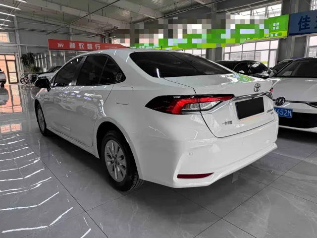 Toyota Corolla — Фото автомобиля 6