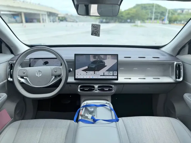 Leapmotor B10 — Фото автомобиля 9
