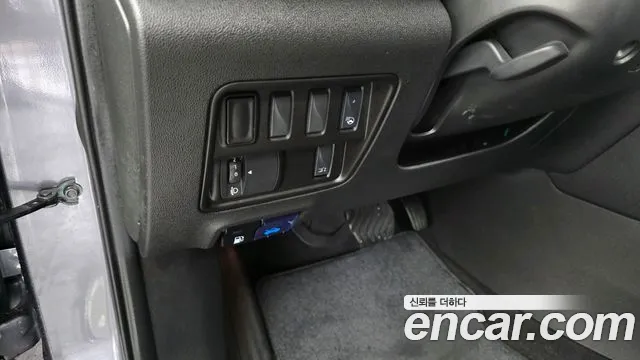 Renault-KoreaSamsung QM6 Новый QM6 2.0 LPe RE Signature 2WD — Фото автомобиля 18