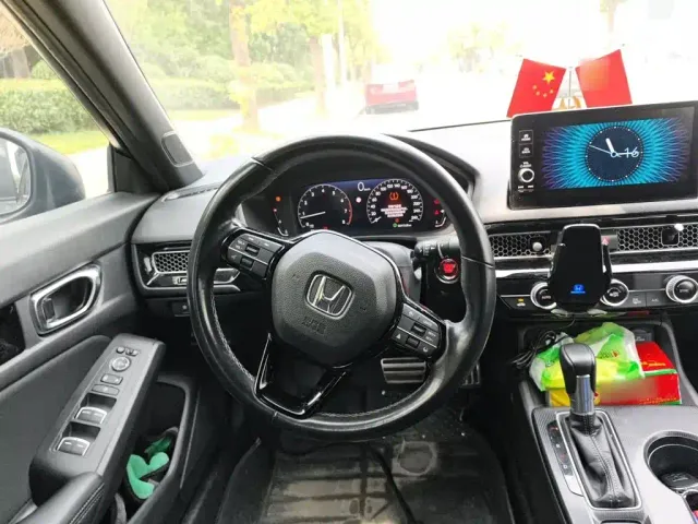 Honda Civic — Фото автомобиля 2