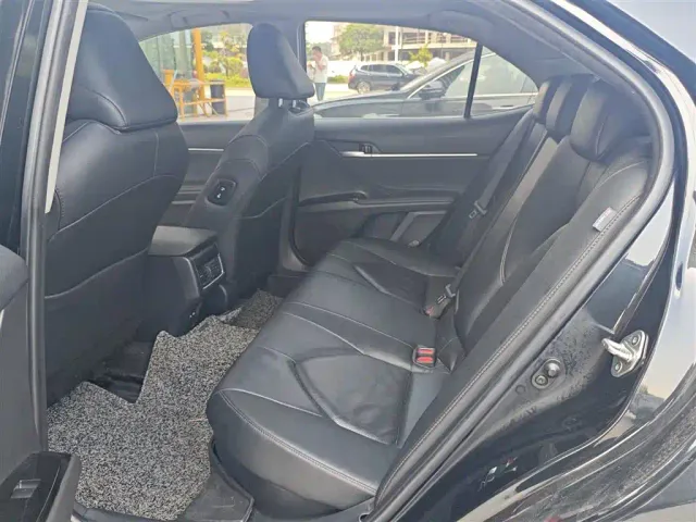 Toyota Camry 2021 Hybrid 2.5HGVP Leading Edition — Фото автомобиля 9