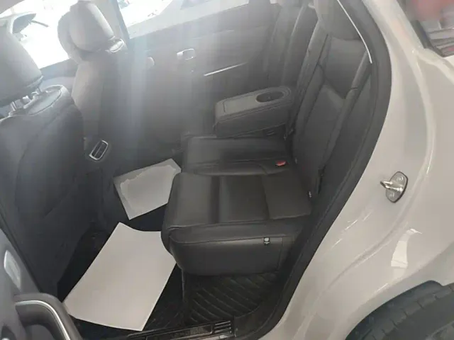 Leapmotor C10 — Фото автомобиля 16