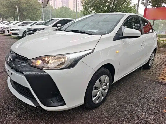 Фотография автомобиля — Toyota YARiS L Zhi Xuan