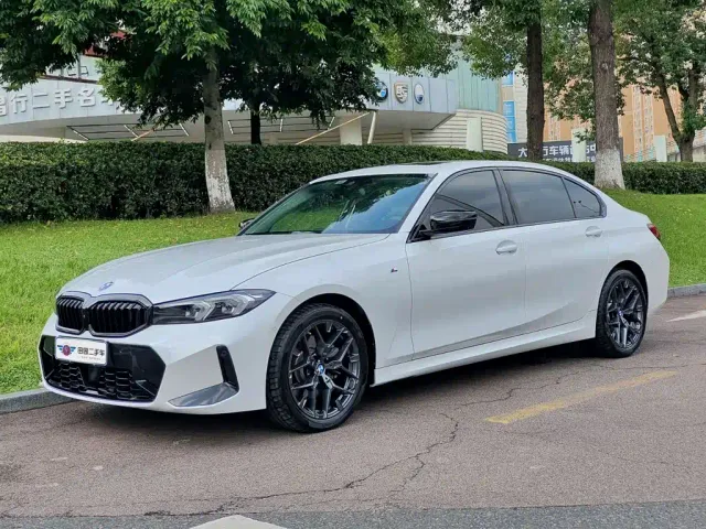 Фотография автомобиля — BMW 3 Series