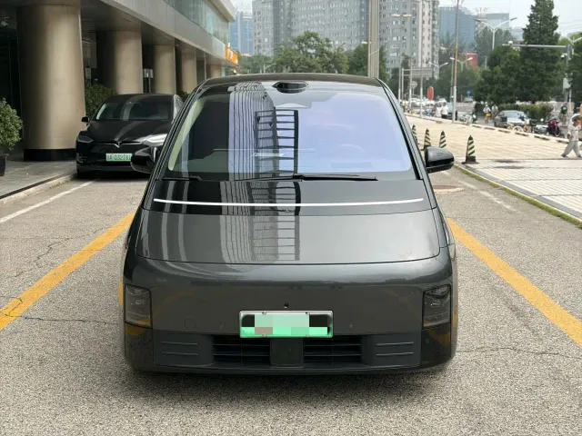 Li Auto MEGA — Фото автомобиля 2