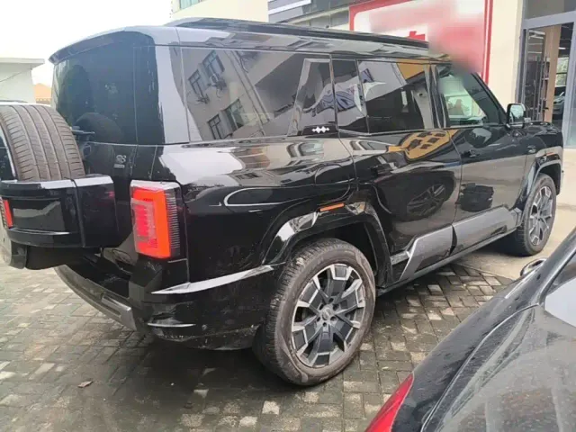 BYD FangChengBao Leopard 8 — Фото автомобиля 6