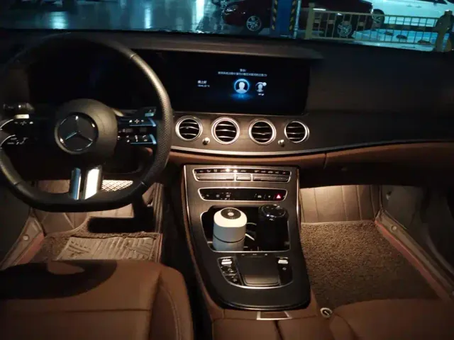Mercedes-Benz E-Class — Фото автомобиля 12