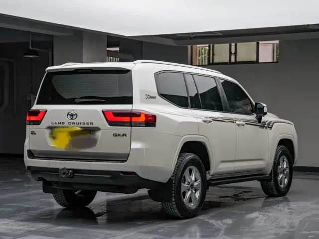 Toyota Land Cruiser — Фото автомобиля 3