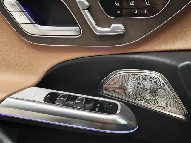 Mercedes-Benz E-Class — Фото автомобиля 7