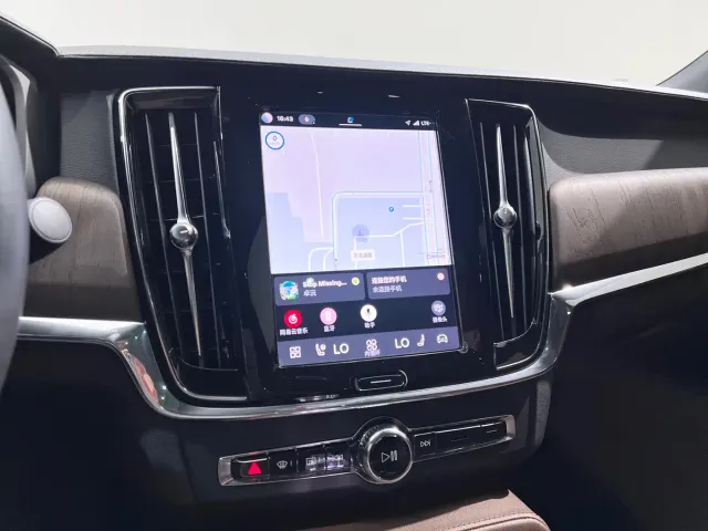 Volvo S90 — Фото автомобиля 15