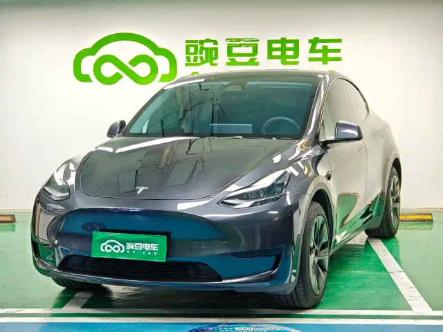 Фотография автомобиля — Tesla Model Y