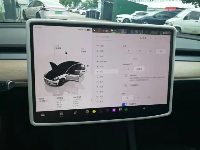 Tesla Model 3 — Фото автомобиля 11