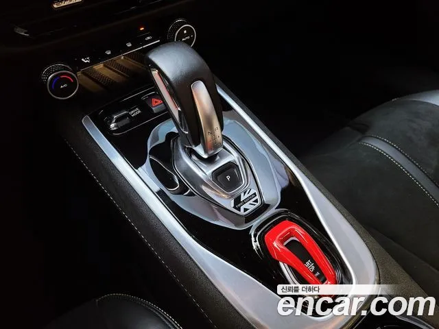 Lotus Emira — Фото автомобиля 13