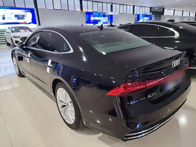 Audi A7L — Фото автомобиля 4