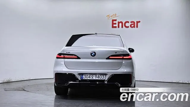 BMW 7-Series — Фото автомобиля 4