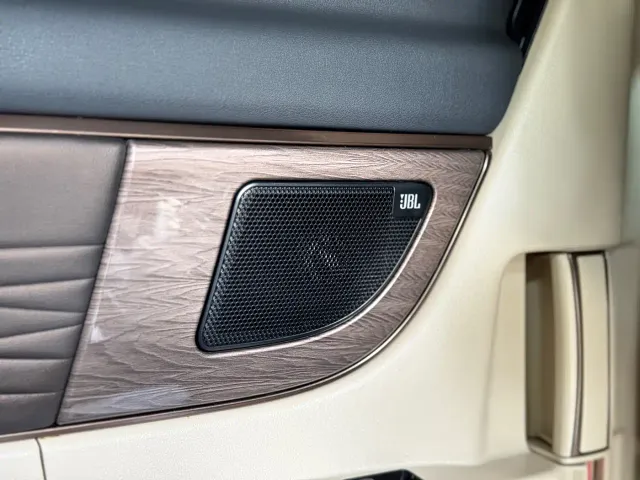 Toyota Alphard — Фото автомобиля 14