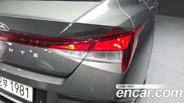 Hyundai Avante CN7 — Фото автомобиля 8