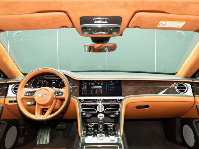 Bentley Flying Spur — Фото автомобиля 15