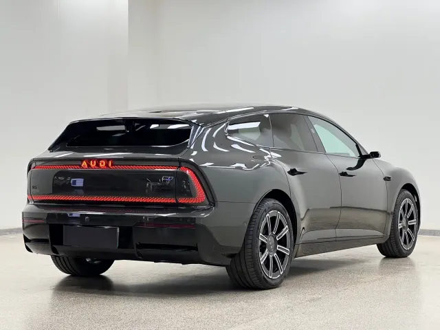 Audi E5 Sportback — Фото автомобиля 6