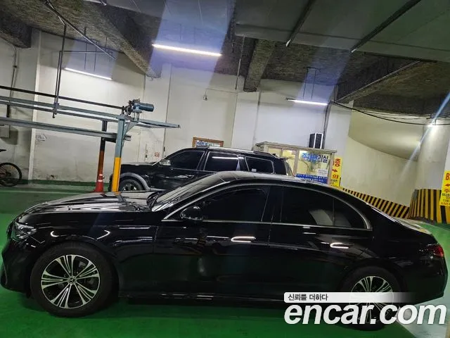 Mercedes-Benz E-Class — Фото автомобиля 2