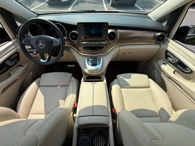 Mercedes-Benz V-Class — Фото автомобиля 11