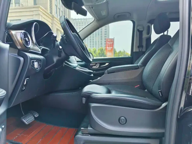 Mercedes-Benz V-Class — Фото автомобиля 7
