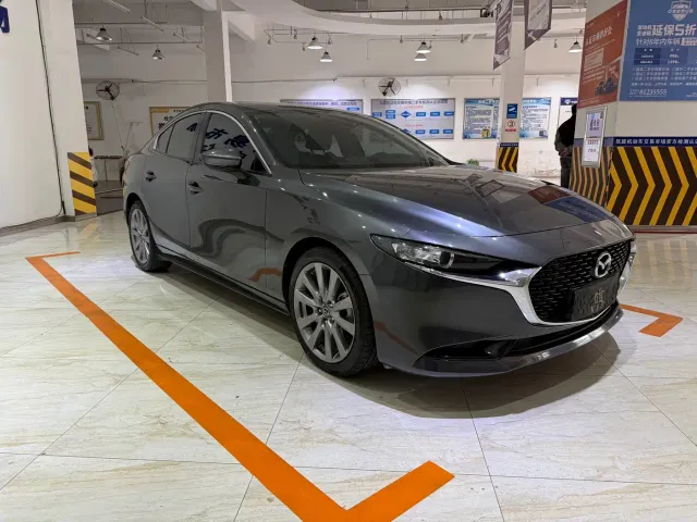 Mazda Axela — Фото автомобиля 3