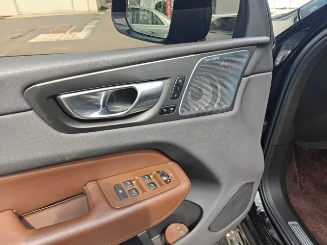 Volvo XC60 — Фото автомобиля 13
