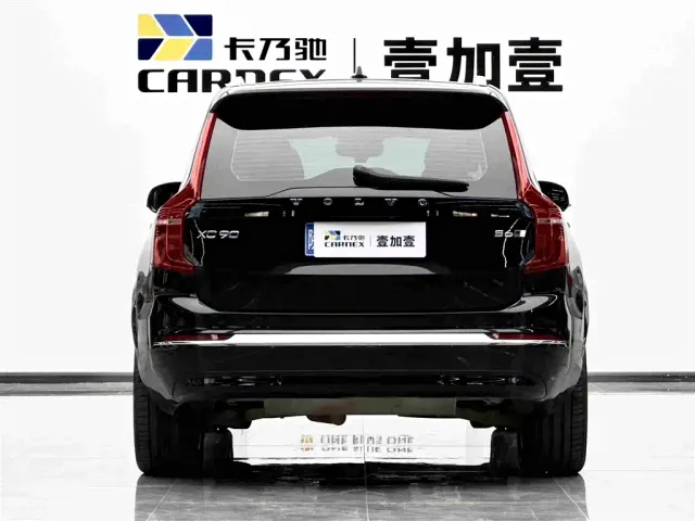 Volvo XC90 — Фото автомобиля 5