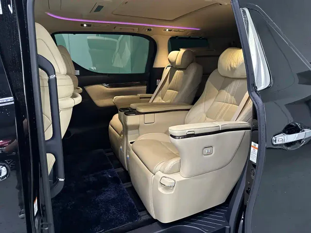 Toyota Vellfire — Фото автомобиля 6