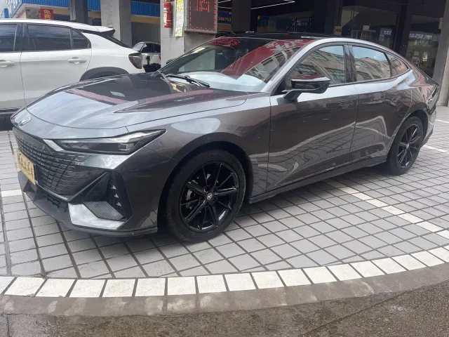 Changan UNI-V — Фото автомобиля 2