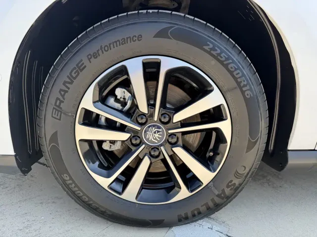 BYD Qin PLUS — Фото автомобиля 8