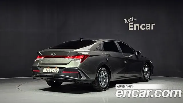 Hyundai Avante CN7 — Фото автомобиля 2