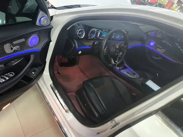 Mercedes-Benz E-Class — Фото автомобиля 15