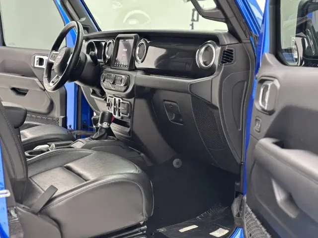 Jeep Wrangler — Фото автомобиля 26