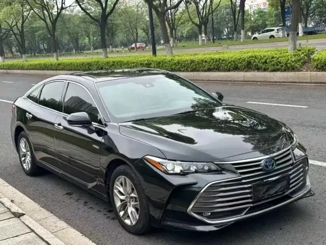 Toyota Avalon — Фото автомобиля 2