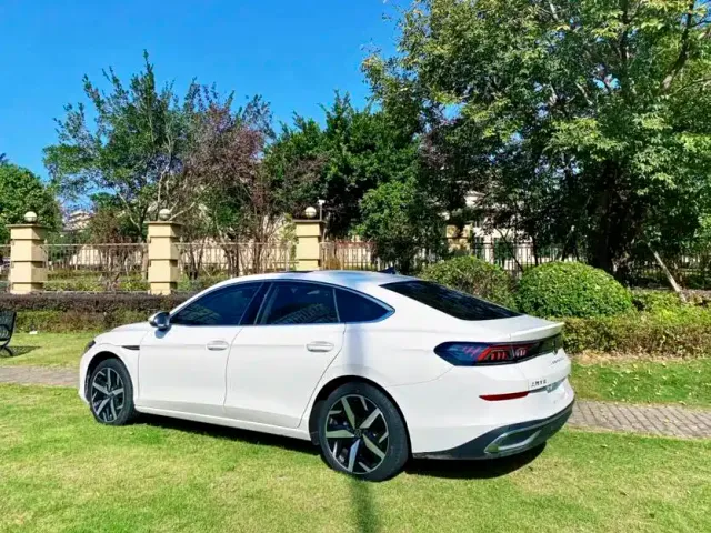Volkswagen Lamando — Фото автомобиля 6