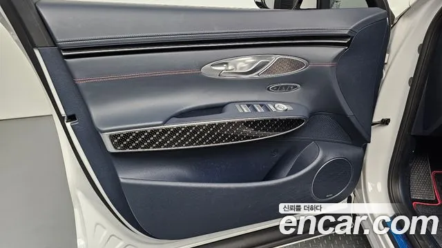 Genesis GV70 — Фото автомобиля 13