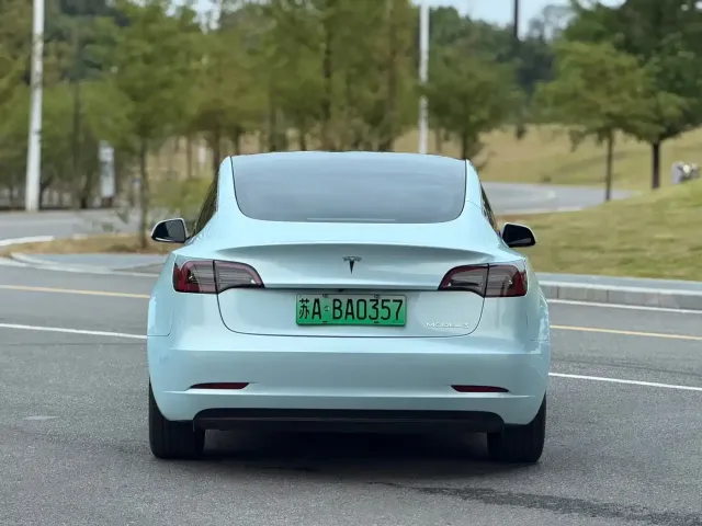 Tesla Model 3 — Фото автомобиля 6