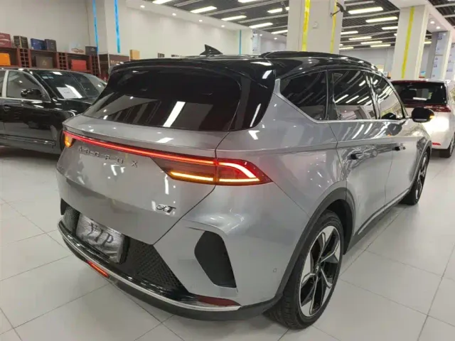 Arcfox Alpha T — Фото автомобиля 5