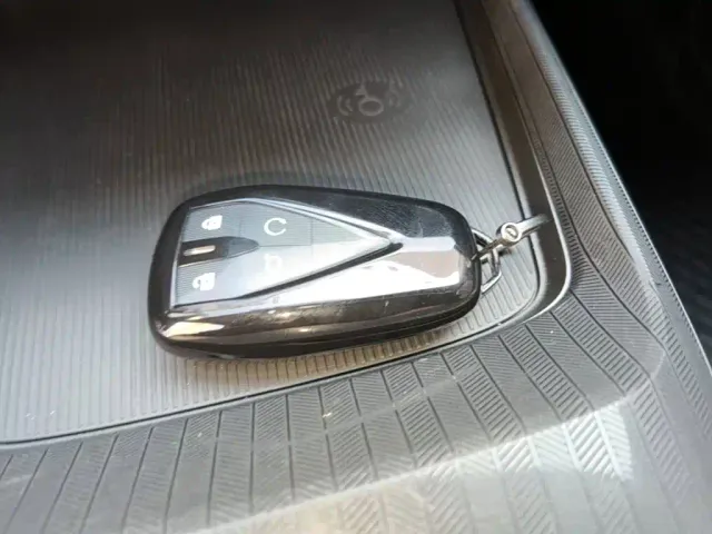 Changan Qiyuan A05 — Фото автомобиля 8