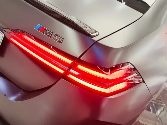 BMW M5 — Фото автомобиля 24