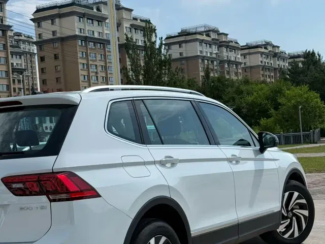 Volkswagen Tiguan L — Фото автомобиля 17
