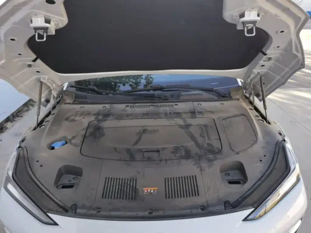 Geely Galaxy E8 — Фото автомобиля 19